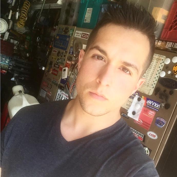 Anyone know what men's hairstyles work best for my face shape?