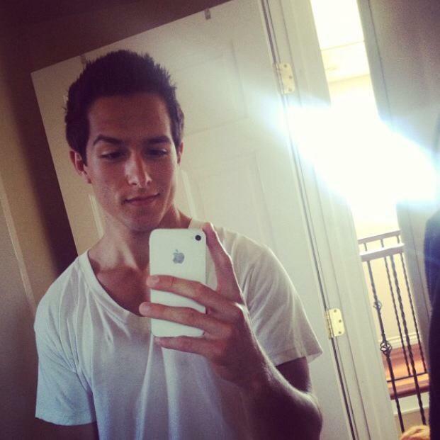 Anyone know what men's hairstyles work best for my face shape?