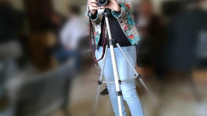 I'm short (photo included) about 156 cm. Guys do you like short girls? If you're tall (5.8 - 6.1) would you like short and petite girls?
