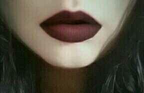 Lip stick or no lip stick??