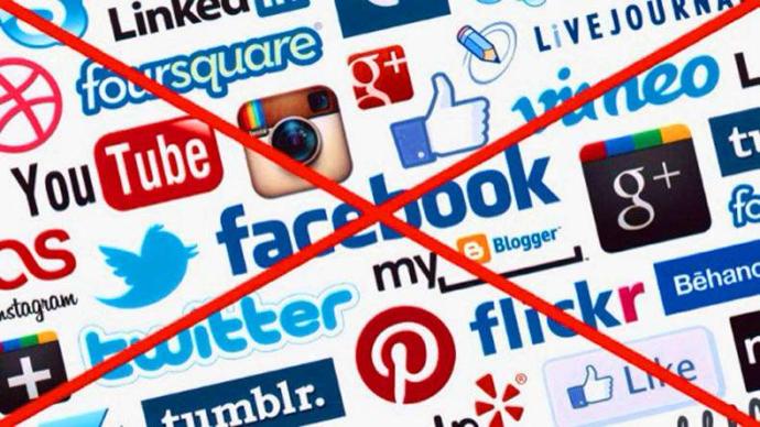 What do employers think of applicants, that have no social media? How does it influence their judgements?