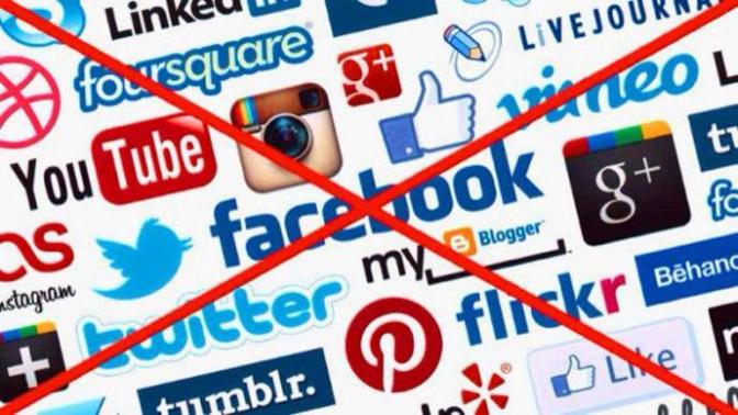 What do employers think of applicants, that have no social media? How does it influence their judgements?