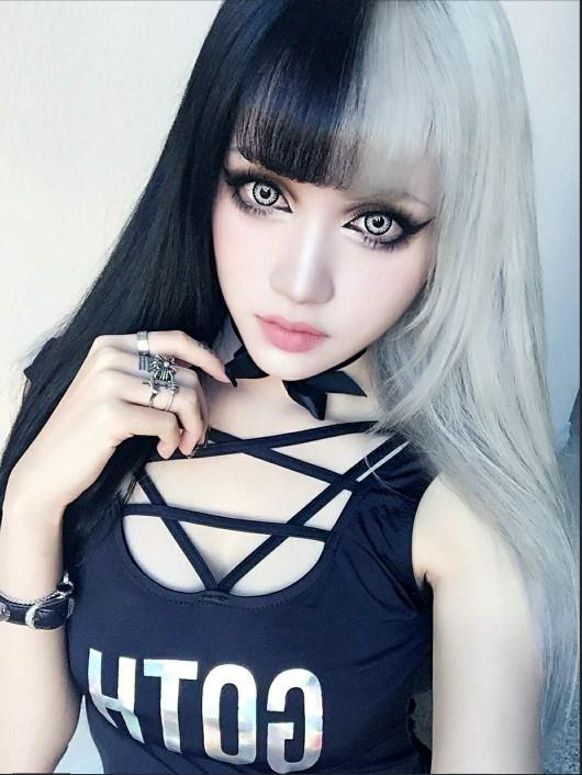 How does this hair color look??