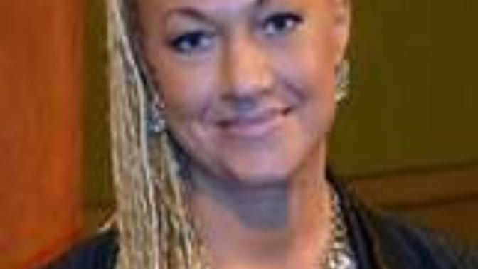 What is up with white women wanting to be black?