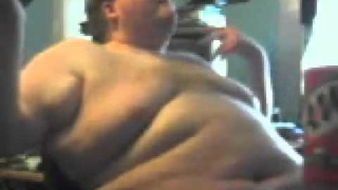 Girls, do you like curvy guys?