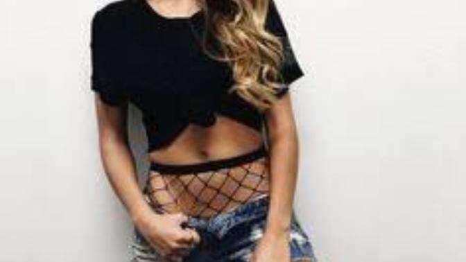 Guys what do you think about the fishnets jeans trend?