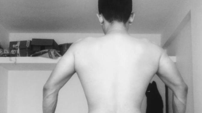 Do girls like the V shape Back? (I am trying to get it) would you find the current shape sexy?