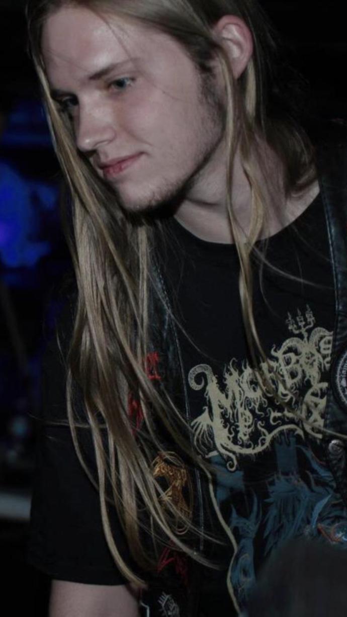 (Pics): Girls, what do you think about guys with long hair?