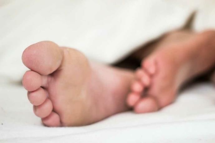 Do you sleep barefoot??
