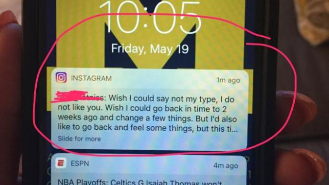 This text popped up on my boyfriends phone... Cheating 😡?