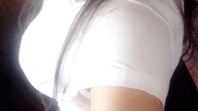 How do I look in this photo? am I fat? am I attractive?