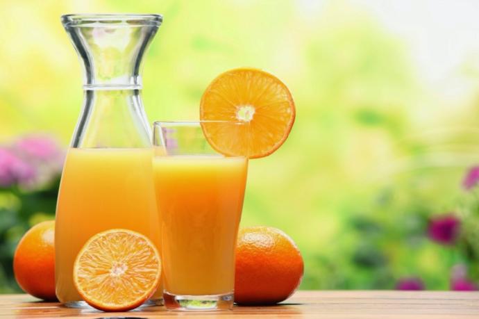 My boyfriend and I are having a debate! Apple juice or Orange juice?