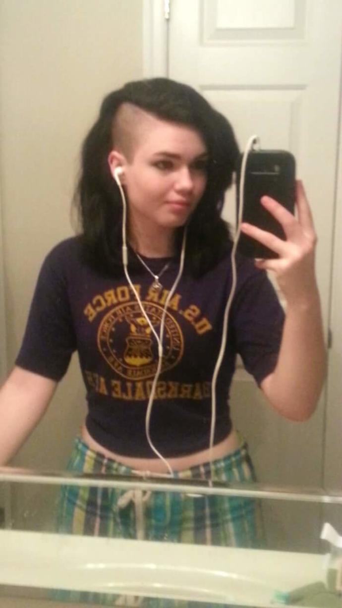 Guys, What do guys think of sidecut hairstyle?