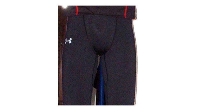 What is more embarrassing for male runner who runs in tights. His small bulge griped by tight lycra or spandex imprinting between the buttocks?