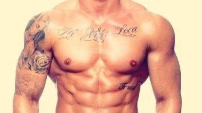 Girls, would you date a bulk guy or a toned guy?