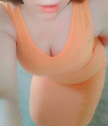 Does this dress look old??