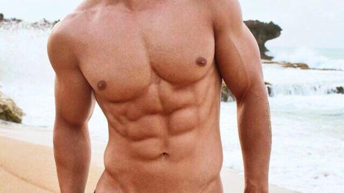 Which body shape looks better?