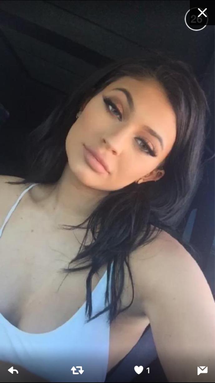 how do you feel about kylie's makeup in this video?