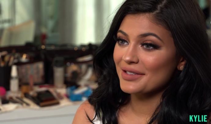 how do you feel about kylie's makeup in this video?