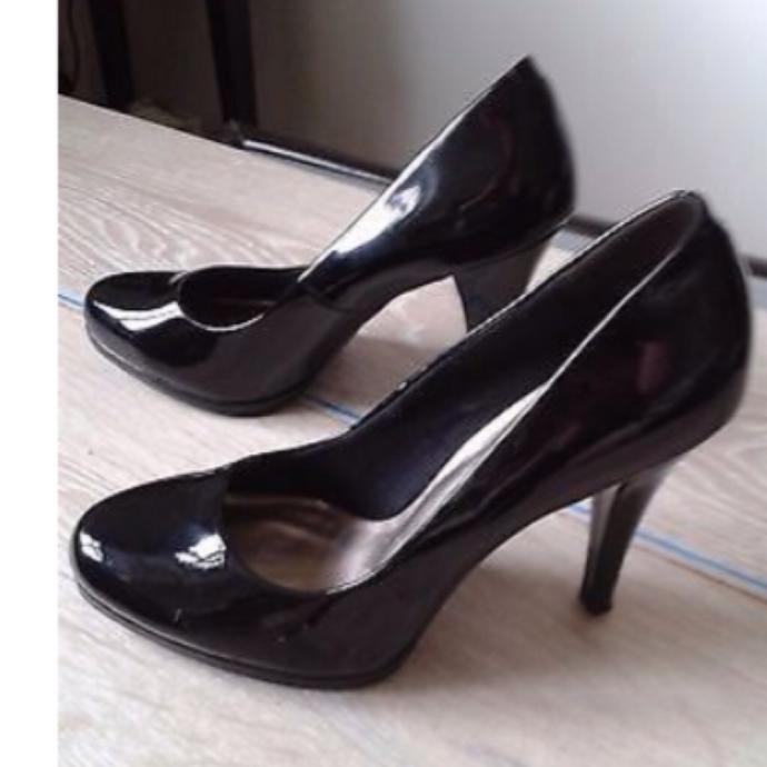 Girls, wearing heels for the first time, do you think I'll be able to walk in these alright?