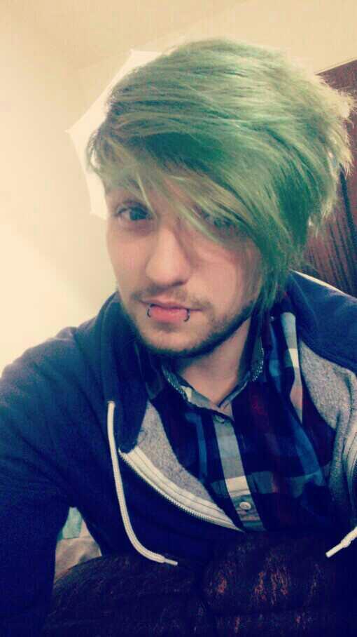 what hair style suits me better an rate me?