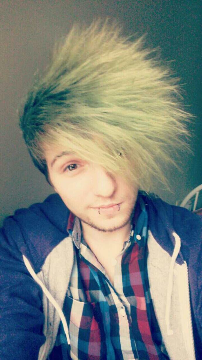 what hair style suits me better an rate me?