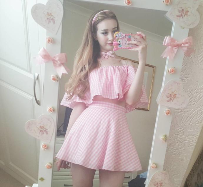 Which human barbie looks the most attractive?