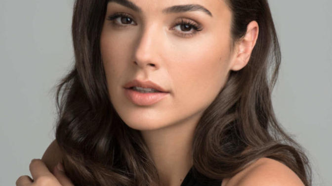 Guys, Do you like girls with thick eyebrows and dark hair?