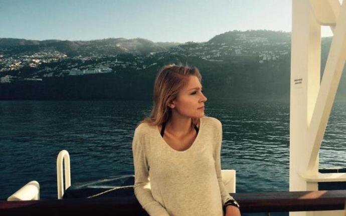 Gynocentric society: Medical student from Oxford stabs Phd boyfriend. She gets no jail time. Do you think this is fair?
