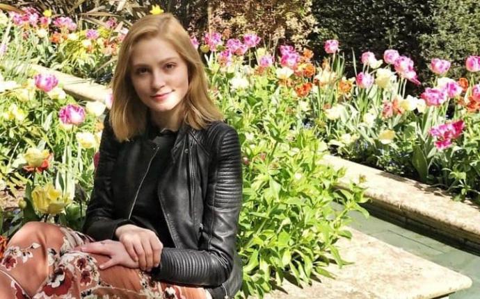 Gynocentric society: Medical student from Oxford stabs Phd boyfriend. She gets no jail time. Do you think this is fair?