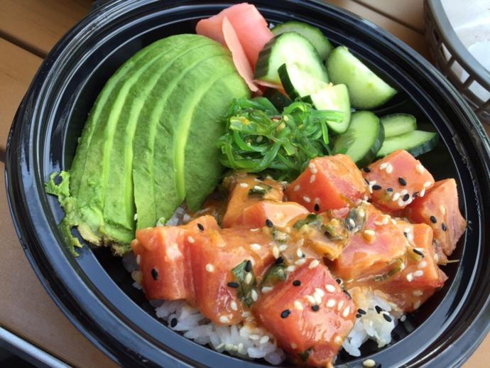 Create your own poke bowl: what condiments would you include in it?
