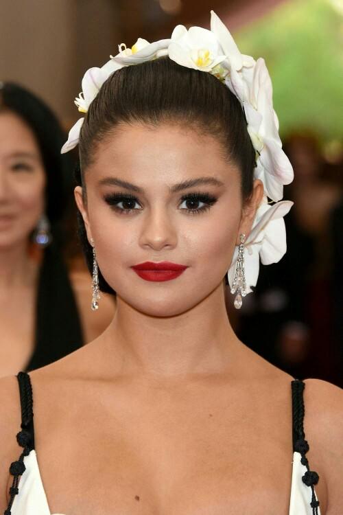 Selena Gomez hot or not??
