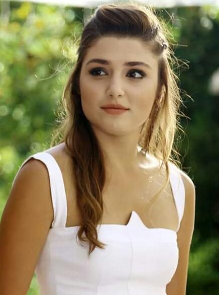 Which cutie pootie is more beautiful girl?