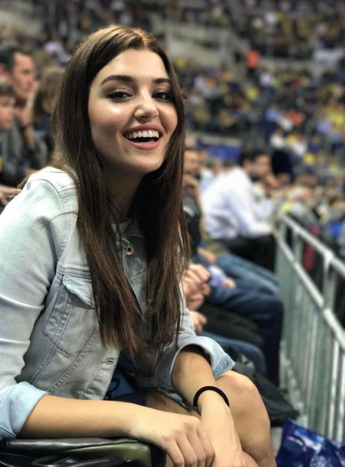 Is this girl the most beautiful girl in the world?
