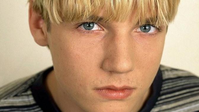 What's your opinion about, blonde hair in a bowl cut style and a pretty clean shaven face?