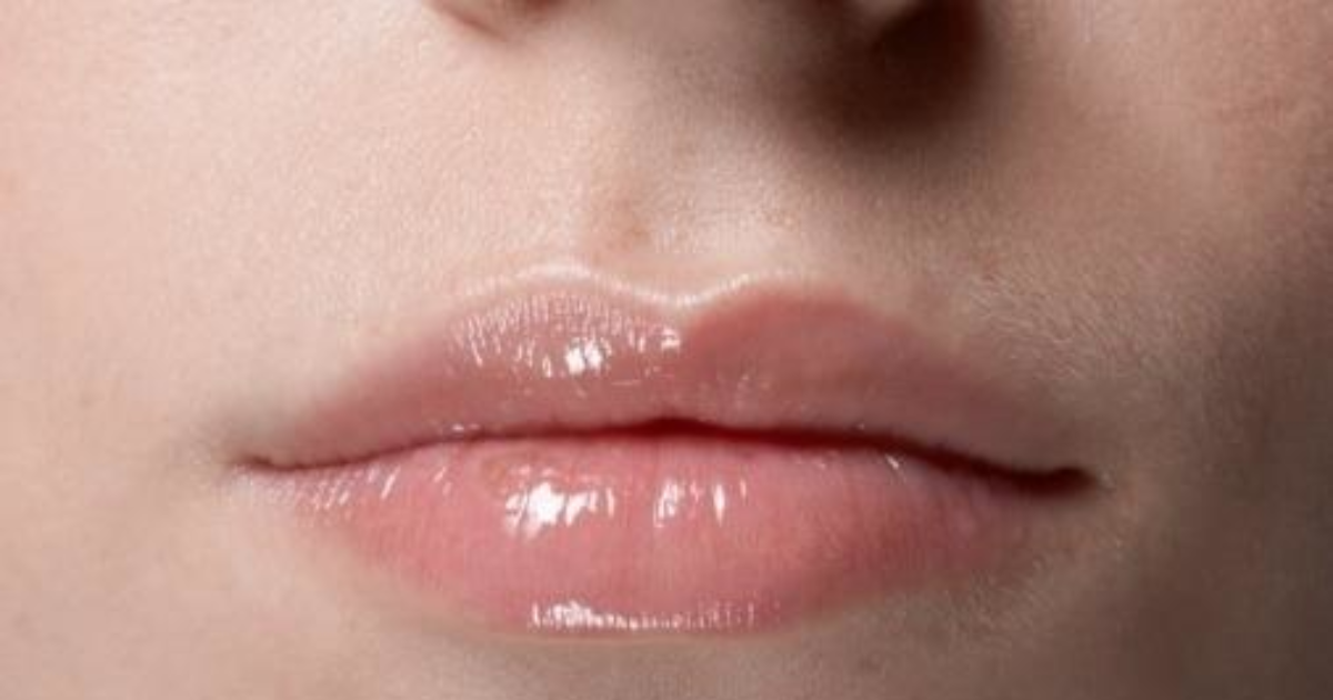 Do you prefer plump or average sized lips? - GirlsAskGuys