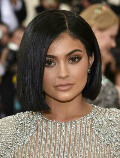 kendall or kylie jenner??