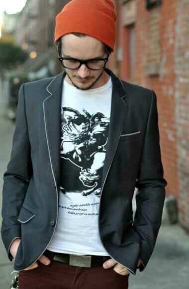 Do you think the blazer with jeans and a graphic tees are a good style??