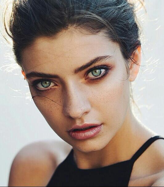 Which eye color is more attractive?