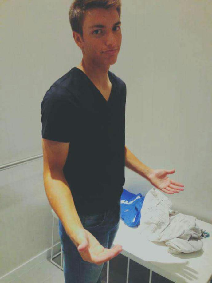 Is the v-neck really that much of a turn on? I know a couple women who found it very attractive, is that commonplace...?