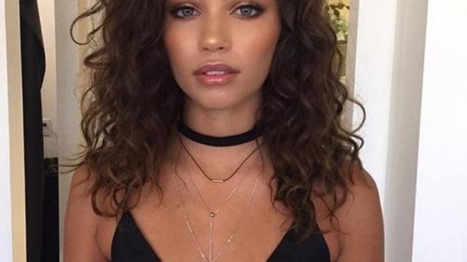 Guys, Pretty girls who don't wash down there - Would you ignore the smell for the beauty?
