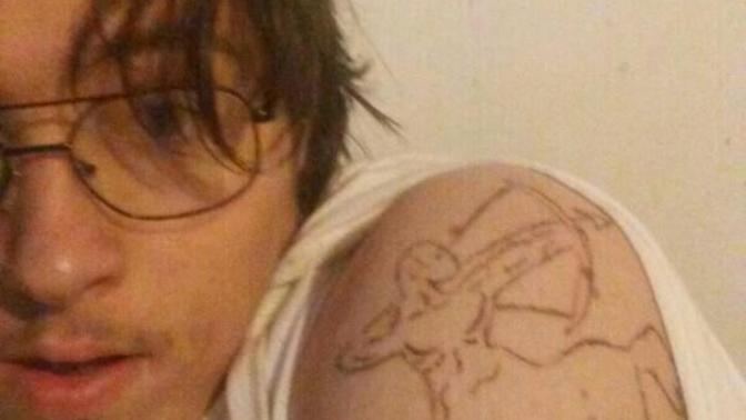 Do girls 15 - 19 like 17 guy lefthanded guitarists with birth symbol tattooed on left shoulder in first pearson veiw?
