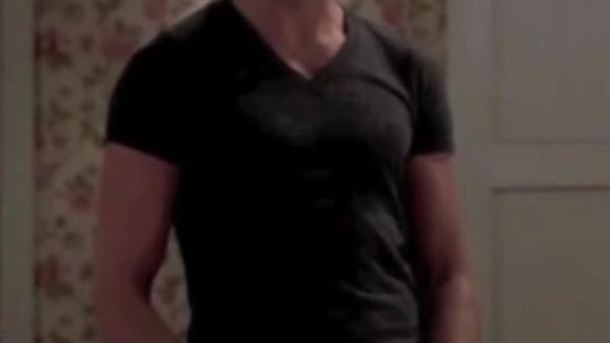 What's more attractive tall guys with lean bodies or average height guys with super buff bodies and why?