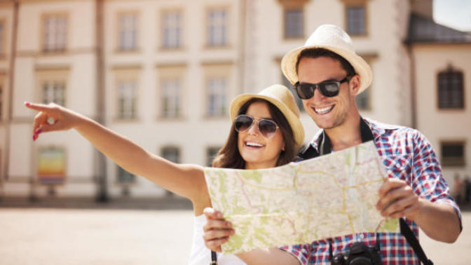 By what clothing/accessory item can you recognize a tourist in your country?