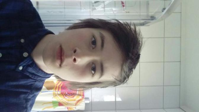 Rate my face 1-6 + a couple of questions about my face I'd appreciate if you'd answer?