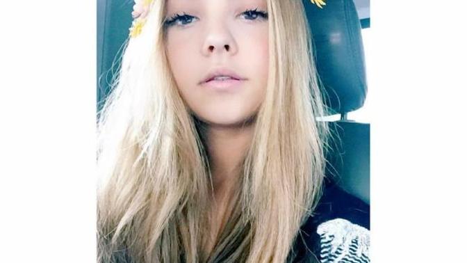 Does a full blonde dye look natural for me?