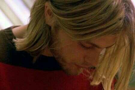 Do you find guys with long hair attractive??