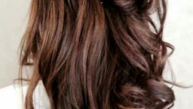 Whats a good hairstyle for a wedding?