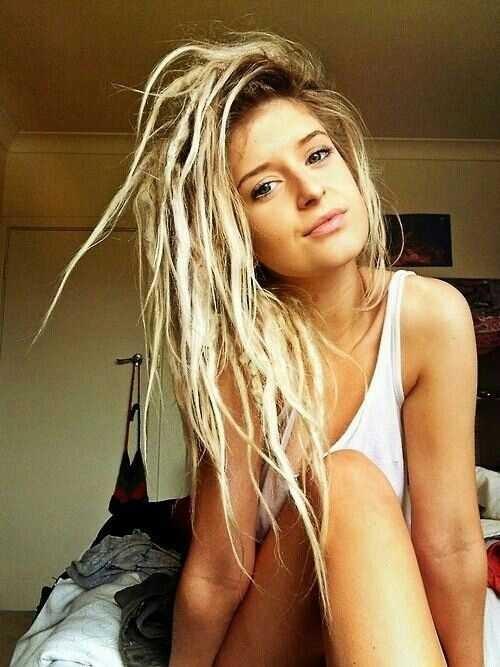 Which hair style is more attractive for long blonde hair?
