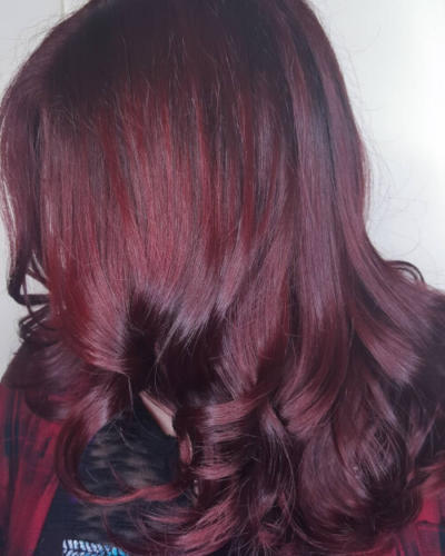 What do guys think of girls who have subtle unnatural colored hair?
